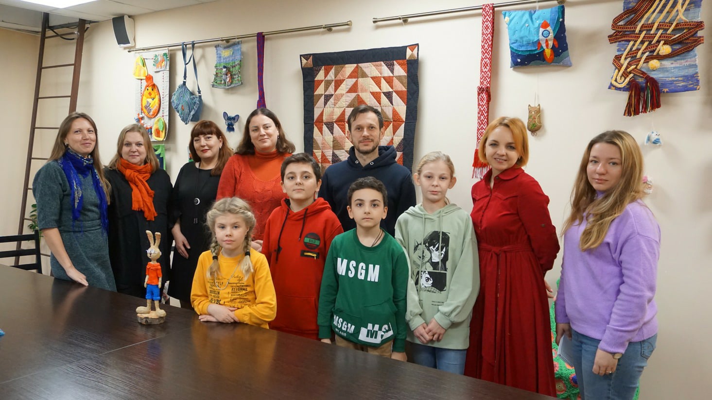 Выставка «Мы и наши дети» в Брянском театре кукол